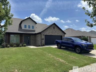 Main picture of 4401 SW Layton Rd