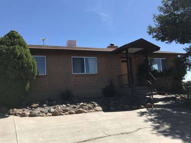 Main picture of 620 E 37th Pl