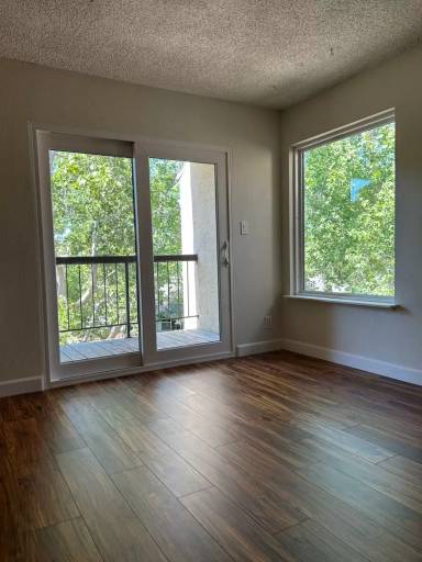 Main picture of Lakegrove Condominiums