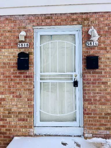 Main picture of 5816 N 62nd St