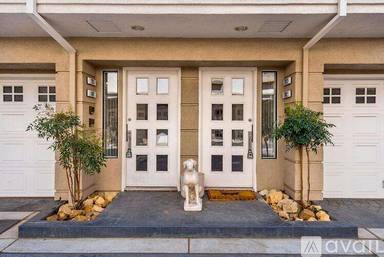 Main picture of 450 Navaro Way