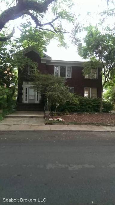 Main picture of 212 E 46th St