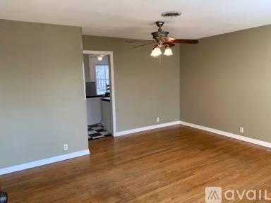 Main picture of 2901 E Mistletoe Ave