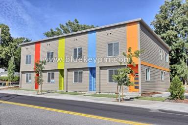 Main picture of 2713 Broadway St