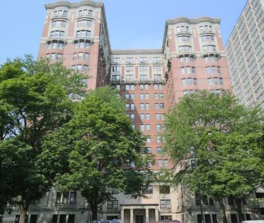 Main picture of 5000 N Marine Dr
