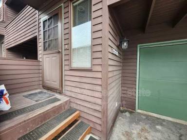 Main picture of 1932 Beaver Pl