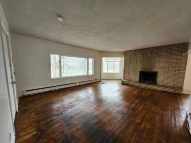 Main picture of 32 Lakeview Park