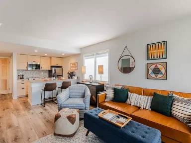 Main picture of 267 Lake Dr