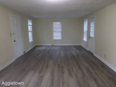 Main picture of 1511 Houston St