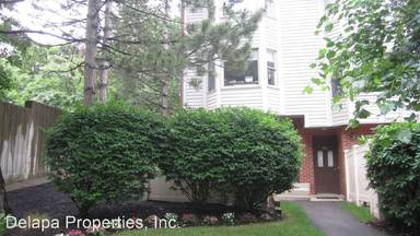 Main picture of 30 Regent Cir