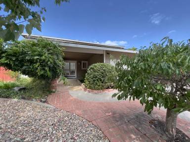 Main picture of 3518 Twin Oaks Ct