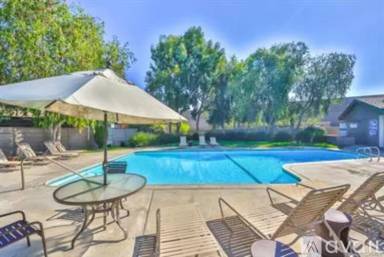Main picture of 20142 Village Green Dr