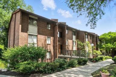 Main picture of 456 Grand Ave