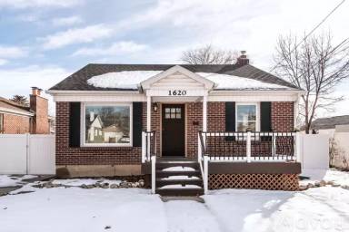 Main picture of 1632 E Downington Ave