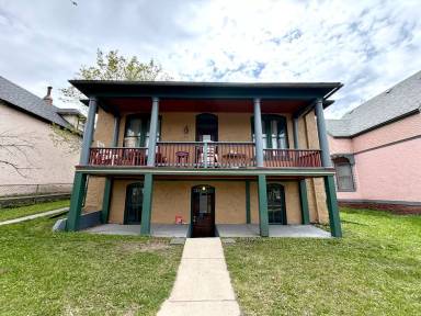 Main picture of 721 11th Ave