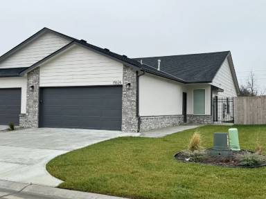 Main picture of 15626 E 21st Ct N