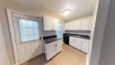 Main picture of 2166 Indianola Ave