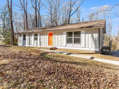 Main picture of 109 E Wildwood Ln