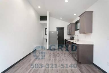 Main picture of 2202 SE Clinton St