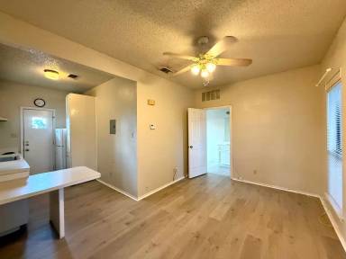 Main picture of 4401 Speedway