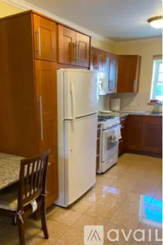 Main picture of 204 Lake Shore Rd