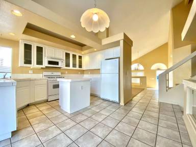 Main picture of 8608 Copper Ridge Ave