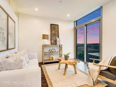 Main picture of Fifth & West