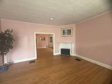 Main picture of 630 N West St