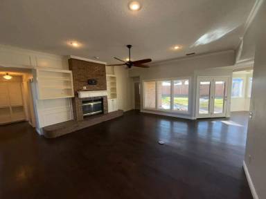 Main picture of 5803 76th St