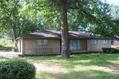 Main picture of 3908 Bridle Path