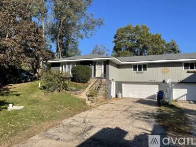 Main picture of 2419 White Oak Trl