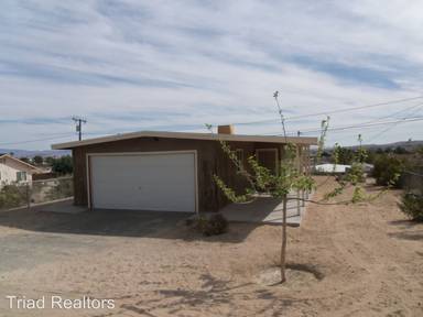 Main picture of 6575 Bullion Ave