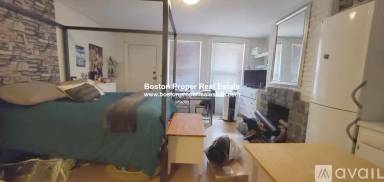 Main picture of 323 Beacon St