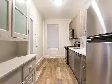 Main picture of 4121 Denman St