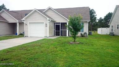 Main picture of 198 Pine Hollow Rd
