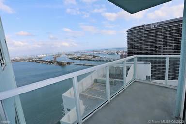 Main picture of Quantum on the Bay
