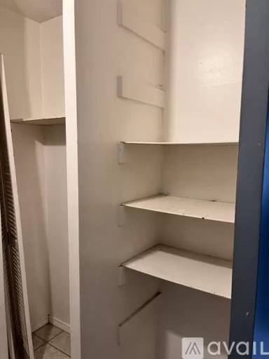 Main picture of 1600 Dearborn St