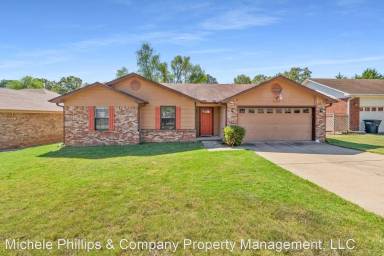 Main picture of 205 Amber Oaks Dr