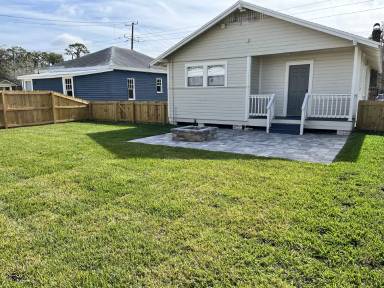 Main picture of 2157 Gilmore St