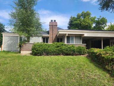 Main picture of 3547 E Bengal Blvd