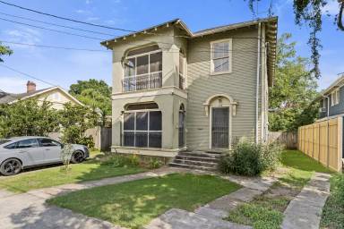 Main picture of 349 Lowerline St