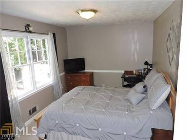 Main picture of 1355 Maple Ridge Dr
