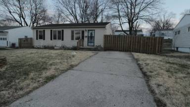Main picture of 801 W 38th St N