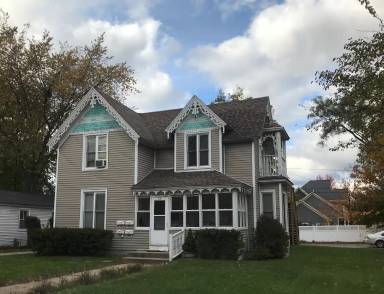 Main picture of 119 W 10th St