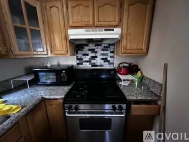 Main picture of 5374 Poplar Blvd