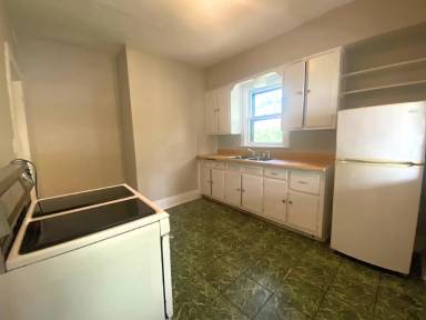 Main picture of 512 W Fayette Ave