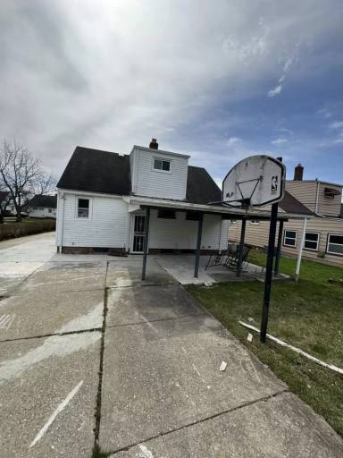 Main picture of 15501 Walvern Blvd