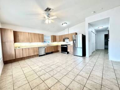 Main picture of 1121 Dr Martin Luther King Jr St S