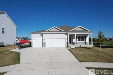 Main picture of 2409 NW Boulder Ridge Ct