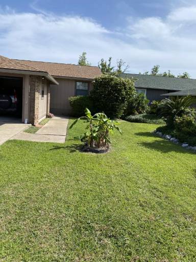 Main picture of 1021 W 11th Ct